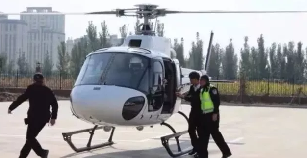 直升机紧迫出动！让高速公路直升机救援成为常态！为生命争分夺秒！